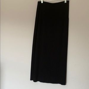 MISOOK Long Pleated Knit Skirt